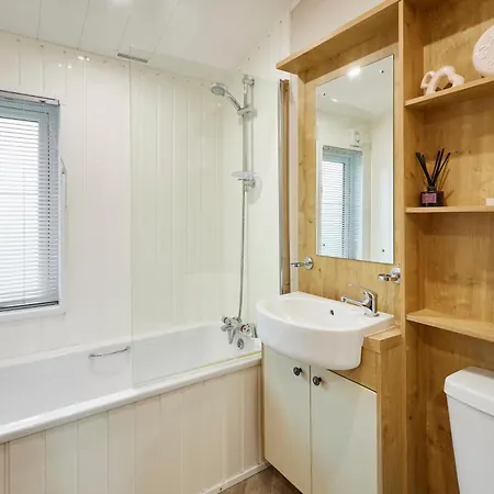 Kinship With Hot Tub Lodge *