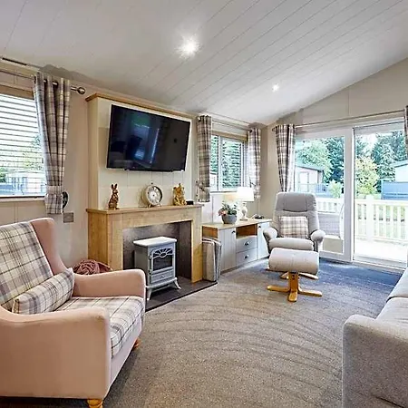 Kinship With Hot Tub Lodge *