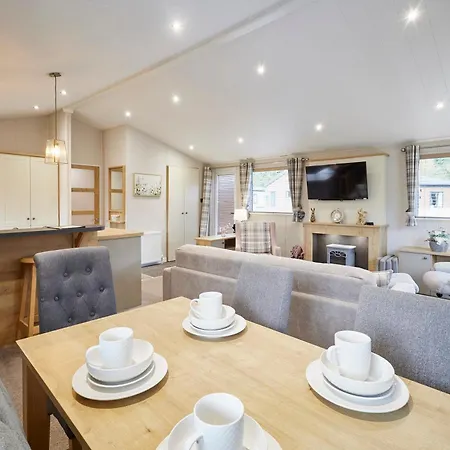 Kinship With Hot Tub Lodge *