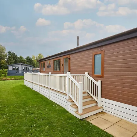 Lodge Kinship With Hot Tub *